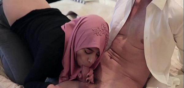  Arab Daughter in Hijab fucks her FATHER- Ella knox